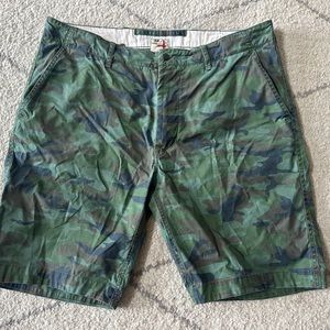 Men’s Relwen Camo Flat Front Shorts